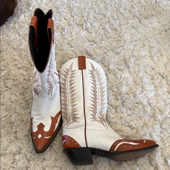 Tony Lama white and brown cowboy boots two toned wing tip vintage collectors 8 - Picture 1 of 12